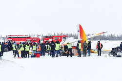 Перші фото з місця аварії російського літака Ан-2