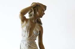 Скульптура Луо Ли Ронг