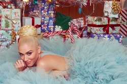 Гвен Стефани cнялась в рождественской фотосессии