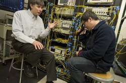 Михайло Васільєв (ліворуч) зі своїм студентом