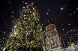  Головна   ялинка на Софійській площі в центрі Києва 