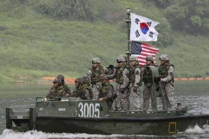 Південна Корея може призупинити військові навчання зі США