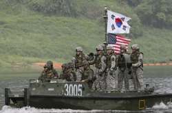 Південна Корея може призупинити військові навчання зі США