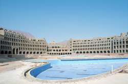 Забытые в пустыне: Недостроенные египетские отели в объективе немецких фотографов