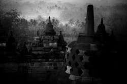 Складна краса нашого світу. Неймовірні чорно-білі фото індонезійського майстра