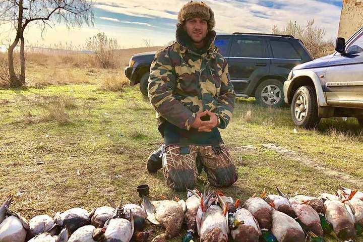 «Чемпіон у всьому»: Ломаченко відзначився на полюванні на диких качок (фотогалерея)