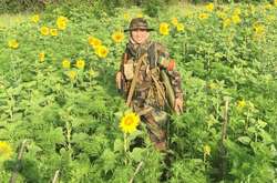 «Такими людьми выигрываются войны»: Аваков пришел на выставку фото Окуевой