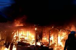 В Запорожье горел центральный рынок (фото)