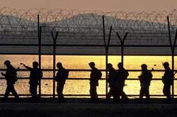  Кордон між Північною та Південною Кореями 