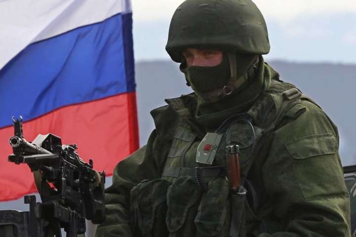 Російські окупанти на Донбасі прицільно обстрілюють українські позиції