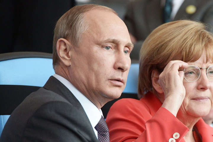 Путін поскаржився Меркель на «провокації» Києва на Донбасі