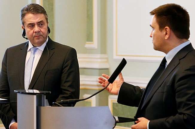 Клімкін звозить міністра закордонних справ Німеччини на Донбас