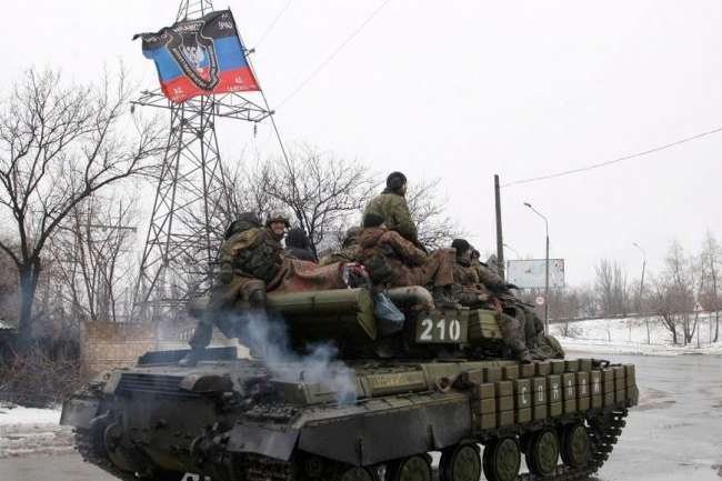 Окупанти обстрілюють сили АТО з танків, мінометів та важкої артилерії - штаб
