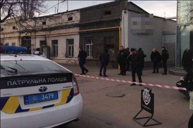 Поліція кваліфікувала стрілянину біля автосалону в Одесі як хуліганство