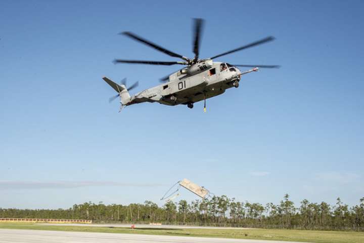 У США провели випробування нового важкого транспортного вертольота