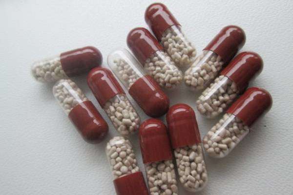 В Україні тимчасово заборонили популярні ліки від порушень травлення 