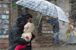 Киян попередили про сильний вітер і порадили, що робити