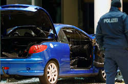 Автомобіль, який протаранив штаб-квартиру СДПН