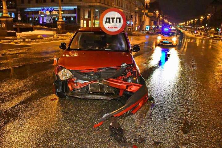 Через помилку навігатора авто Uber потрапило в ДТП у центрі Києва 