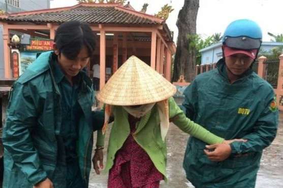 Смертельна небезпека: у В'єтнамі через тайфун евакуюють мільйон людей
