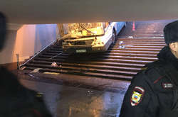 Водій автобуса, який в'їхав у Москві в перехід, розповів свою версію події