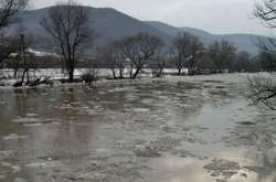 Рятувальники попереджають про підйом води в річках України