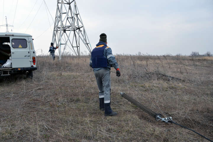 Негода в Україні: на Луганщині майже повністю відновили електропостачання