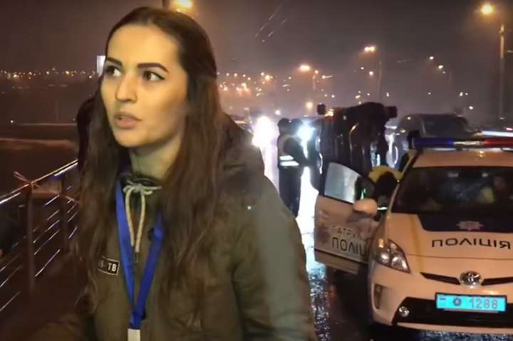 У Києві на місці ДТП чоловік напав на журналістку та викинув з мосту мікрофон