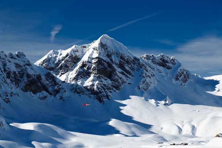 У швейцарських Альпах через сходження лавин загинули троє осіб