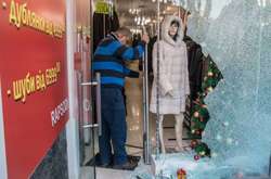 На Хрещатику в столиці пограбували магазин, винесли 40 шуб 