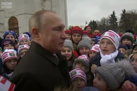 Мальчик задал Путину неудобные вопросы (видео)