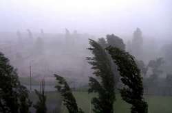 У Франції через шквальний вітер оголошено помаранчевий рівень небезпеки