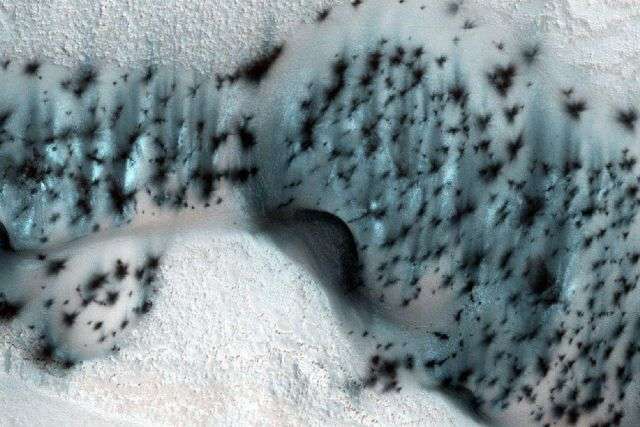 Як виглядає зимовий Марс. Фантастичні фото від NASA