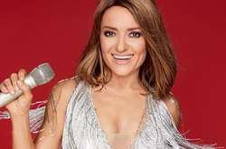 Наталья Могилевская накормила шоколадом детей и пенсионеров