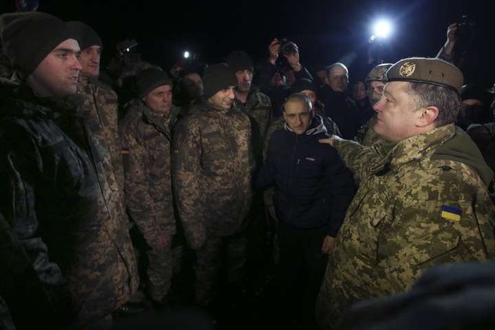 Порошенко у Харкові: Україна своїх не кидає, і цим ми відрізняємось від окупанта