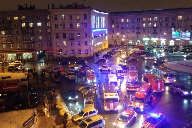 В Петербурге в супермаркете прогремел взрыв, есть пострадавшие