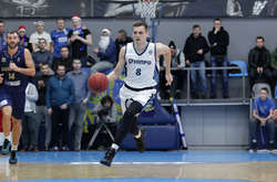 «Дніпро» впевнено обіграв «Будівельник» у першій грі чвертьфіналу Кубку України