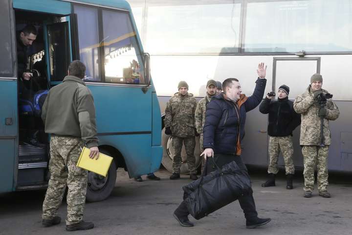 Звільнення українського полоненого - Бірюков розповів, скільки серед звільнених полонених військових та цивільних