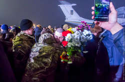 Кожен звільнений з полону бойовиків заручник отримає по 100 тисяч гривень