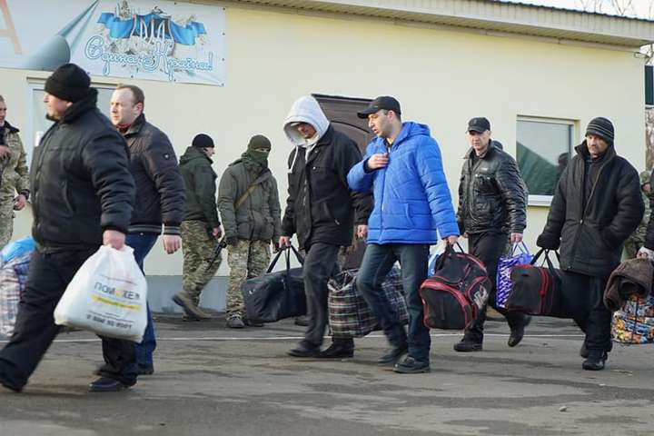 Журналіст розповів, як в «ДНР» зустріли звільнених полонених