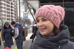 Киянка розшукує лицаря, який переніс її через замет