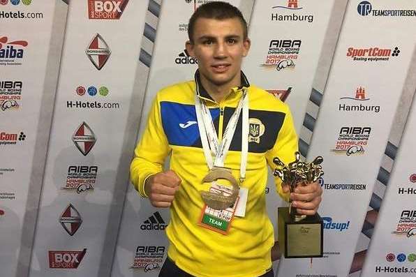 Чемпіону світу з боксу Олександру Хижняку дали квартиру у Полтаві