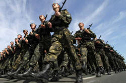 Рева разъяснил особенности повышения денежных выплат военнослужащим