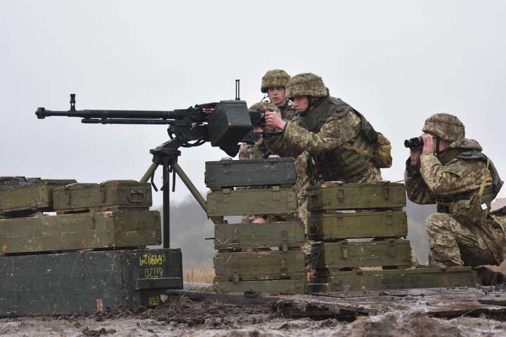Українські військовослужбовці - За доба в АТО: шість ворожих обстрілів, є загиблий та поранені українські бійці