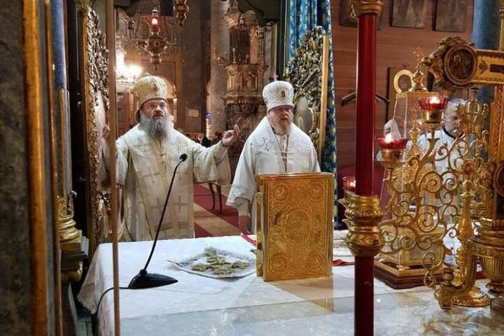 Запорізький митрополит, який називав Різдво 25 грудня «антиправославних святом», відзначив його у Будапешті