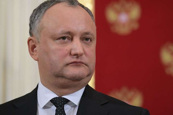 У Молдові можуть тимчасово відсторонити президента Додона