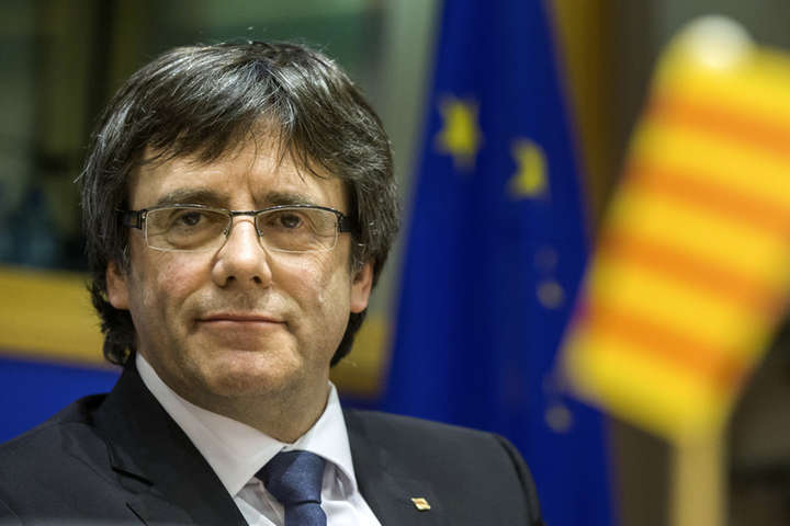 «Легітимний» Пучдемон закликав Мадрид відновити його уряд в Каталонії