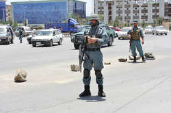 Смертник підірвався на похованні чиновника в Афганістані: 15 загиблих