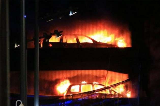 У Ліверпулі вночі згоріли близько 1600 автомобілів