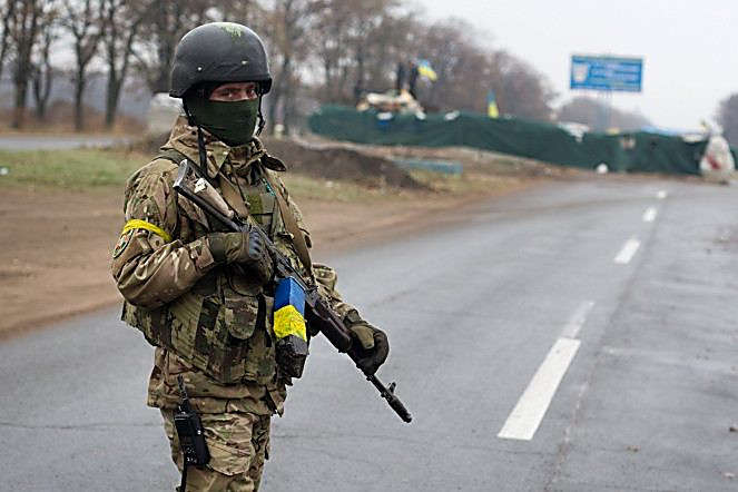 На Донбасі минулої доби зазнав поранення один український військовий